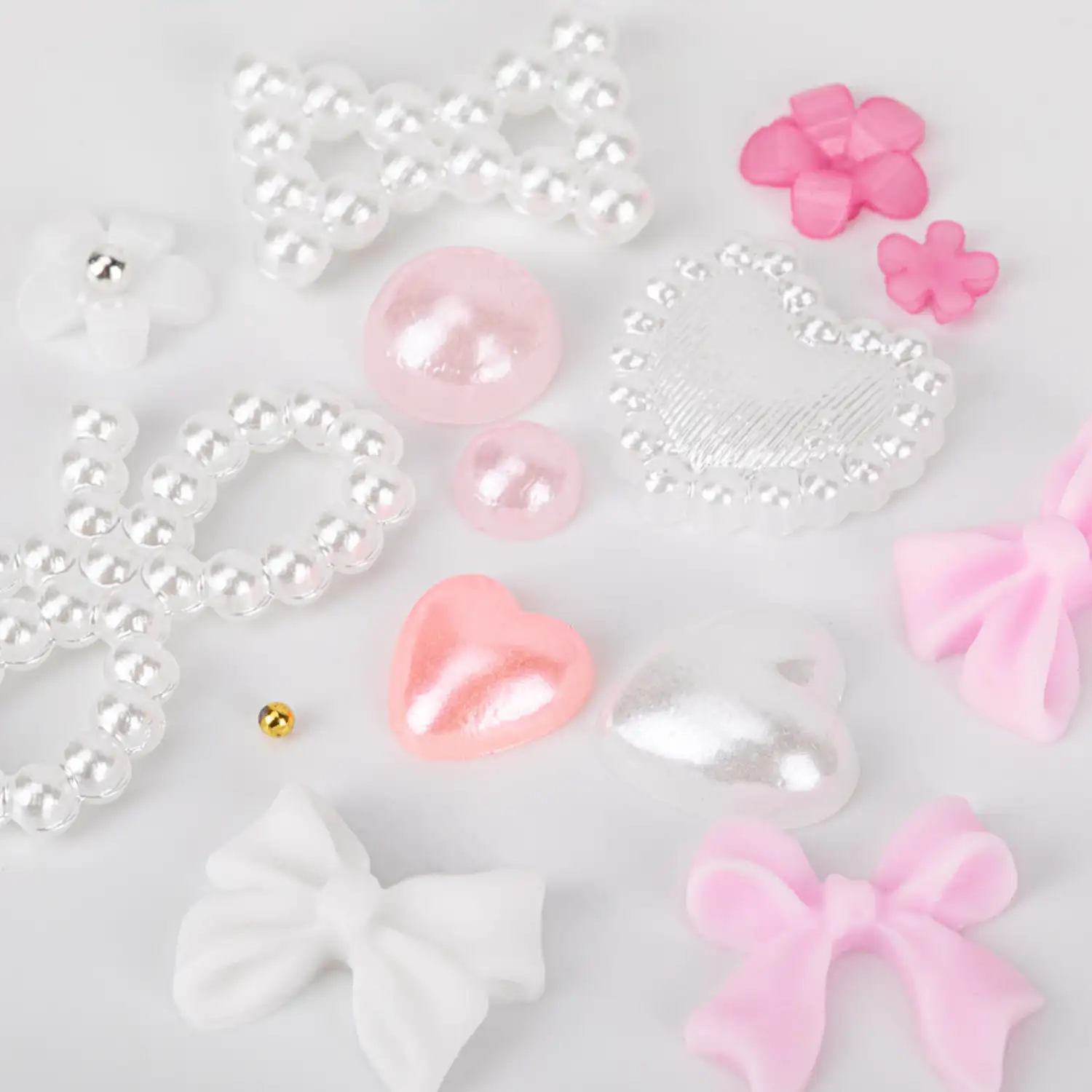 Obsah balenia &ndash; 3D ozdoby na nechty veľk&yacute; mix 01