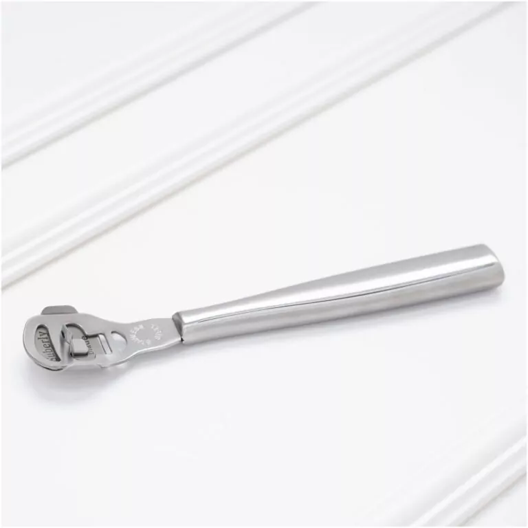 Orezávač podologický M3100 – odstránenie stvrdnutej kože