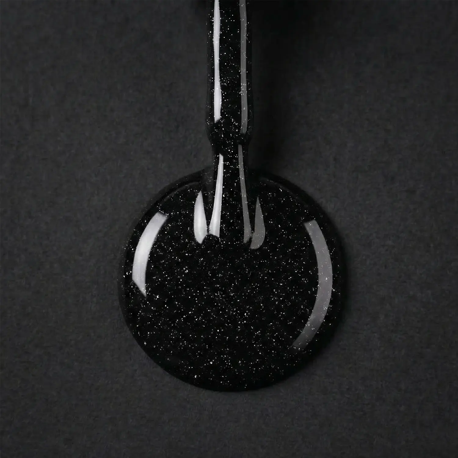 G&eacute;l lak Flashing Lights 022 Mirage &ndash; zamatovo čierny odtieň s trblietkami